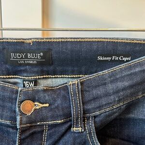 Judy Blue Dark Wash Capri Jeans
